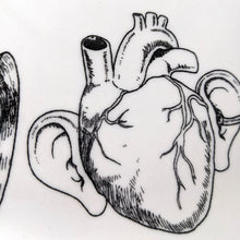 Cargar imagen en el visor de la galería, Plato De Porcelana ’Escucha’